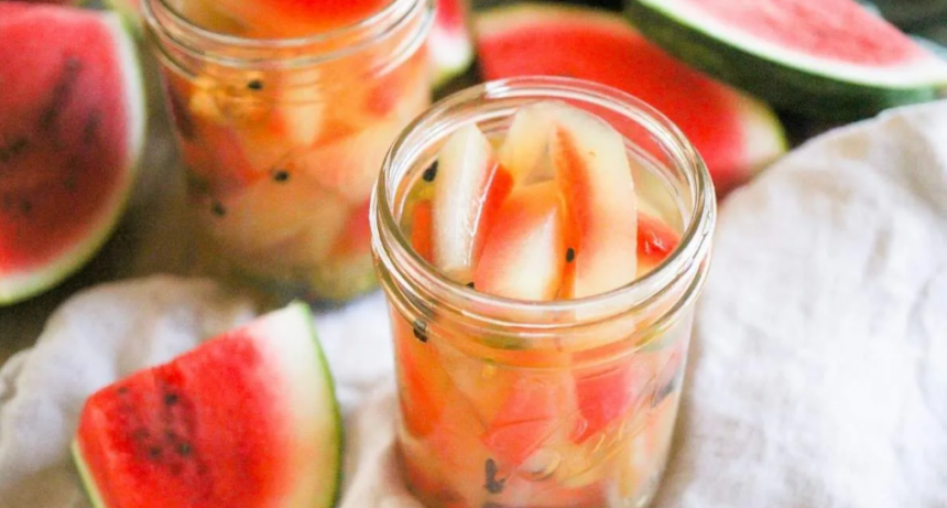 C&oacute;mo aprovechar la c&aacute;scara de sand&iacute;a: dos recetas f&aacute;ciles y deliciosas para no desperdiciar nada