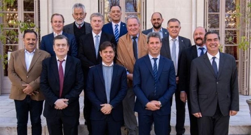 La Liga de Gobernadores se reúne para convocar a consolidar la democracia