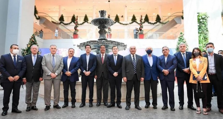 Los gobernadores del Norte Grande se reúnen en el Chaco junto a Manzur y De Pedro