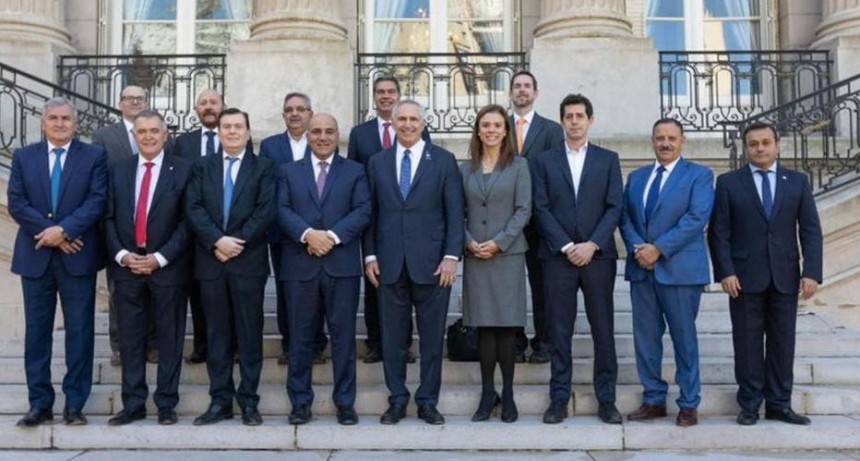 De Pedro y gobernadores analizaron con Stanley y Massa la gira que realizarán en Estados Unidos