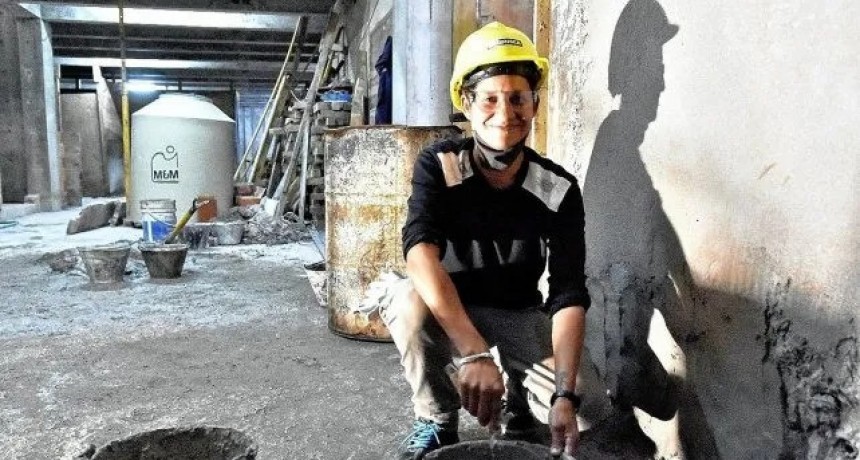 Mujeres crearon una cooperativa para dar servicios de albañilería