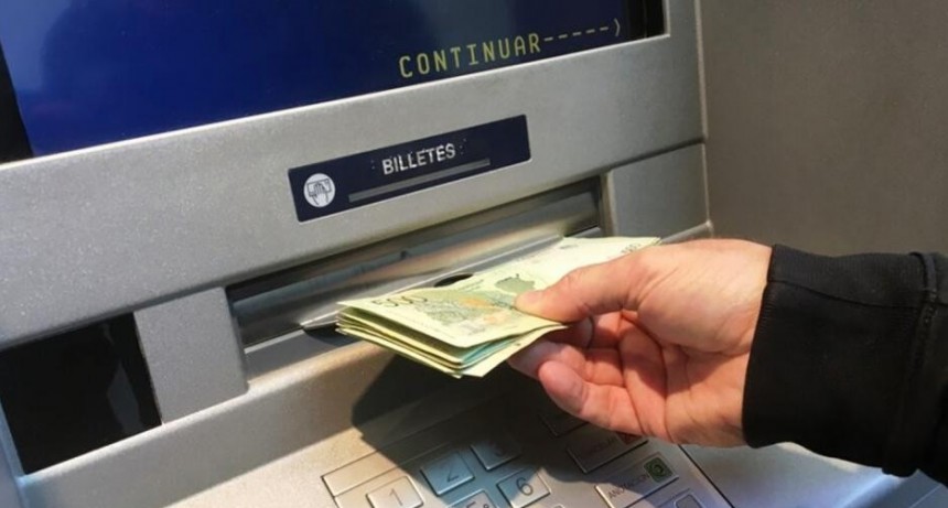 Por la inflación, el Gobierno dará un bono de $49.500: quiénes lo cobran y cómo se pagará