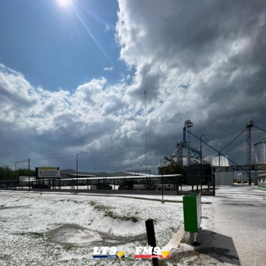 Videos: la explicación del fenómeno climático que tiñó de blanco el paisaje de varias localidades santafesinas