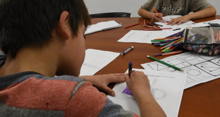 Pasar de grado con dificultades para leer, el síntoma de una educación en crisis