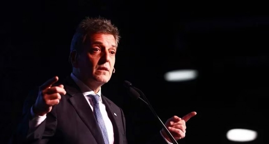 Con 22 anuncios y apelando al “voto defensivo”, Massa busca consolidar su agenda para polarizar y llegar al balotaje