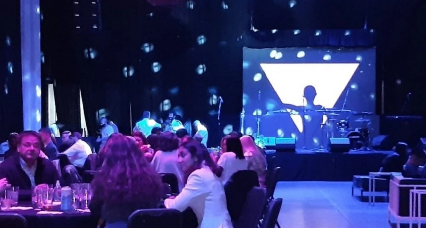 Santa Fe: los salones de fiestas, en una rueda que marcha pero se 