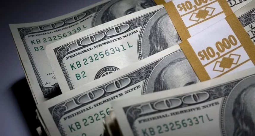 Cuál es la estrategia del Gobierno para que el dólar libre no se dispare antes de las elecciones