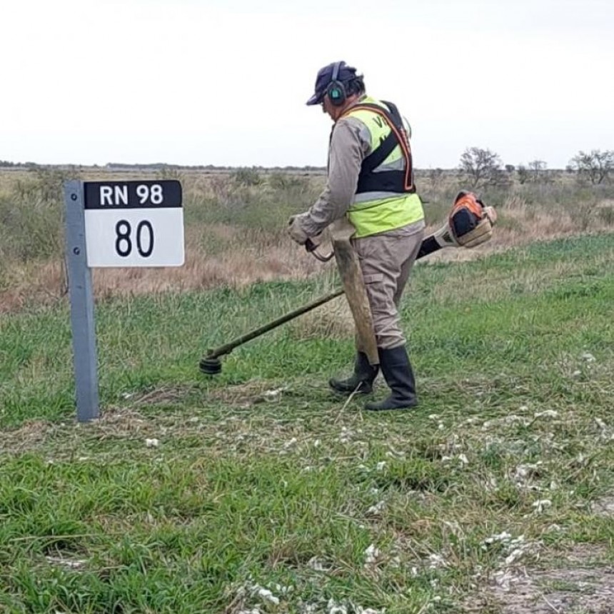 Se realizan tareas de mantenimiento en la RN 98, jurisdicción de Tostado