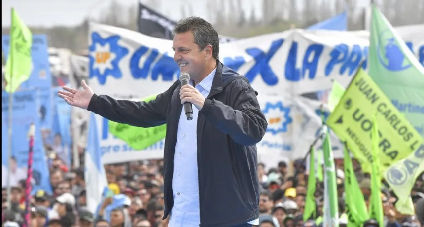 Massa pidi&oacute; a trabajadores y gremios "ayuda para dar vuelta la historia"