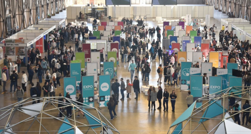 Comenzó la Expocarreras y los jóvenes ya recorren la vidriera de ofertas académicas