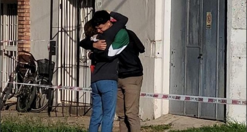 Femicidio en Venado Tuerto: mató a su esposa de seis puñaladas en plena calle