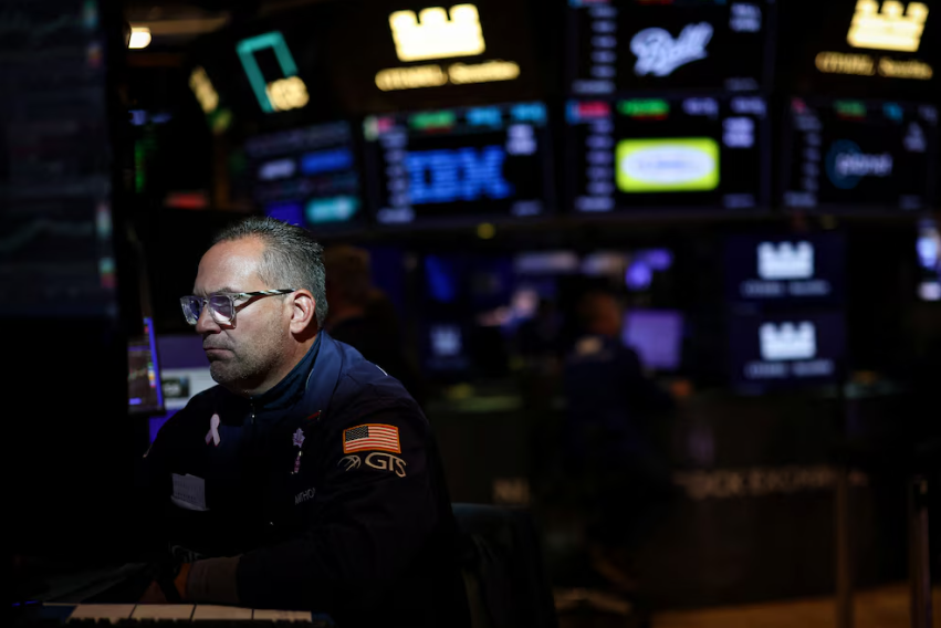 El riesgo país se mantiene cerca de los 1.100 puntos, su nivel más alto en los últimos once meses