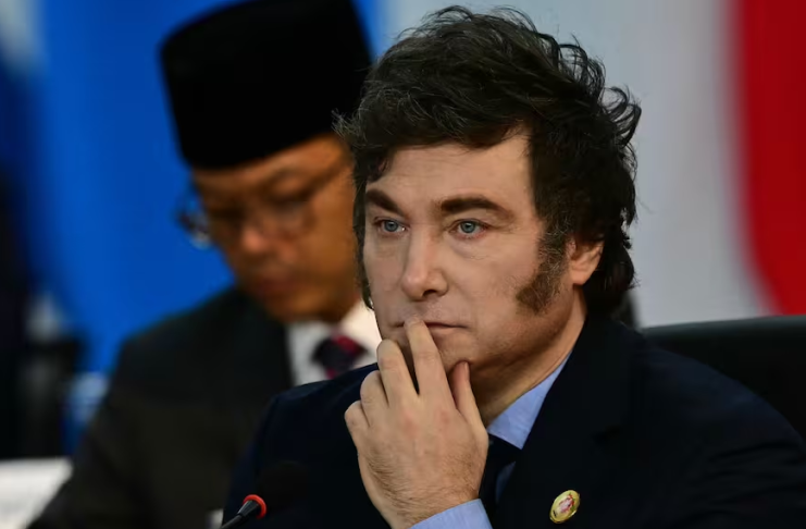 Financial Times: Javier Milei atraviesa «la mayor crisis de su presidencia»