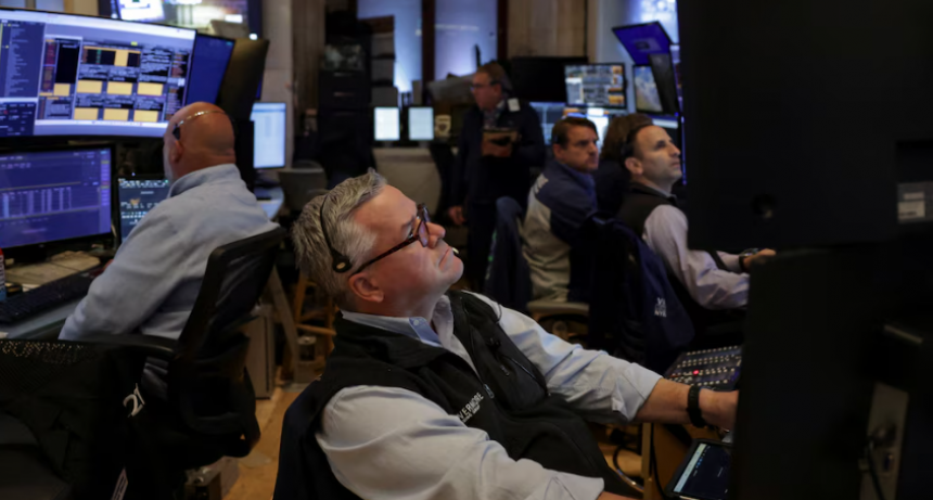 Mercados: cayeron las acciones y rebotaron los bonos argentinos después del traspié electoral del Gobierno