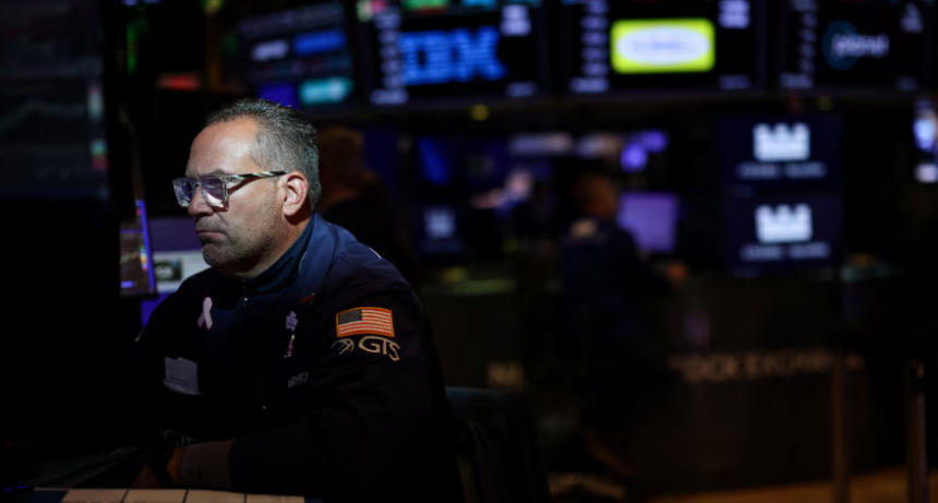 El riesgo país se mantiene cerca de los 1.100 puntos, su nivel más alto en los últimos once meses