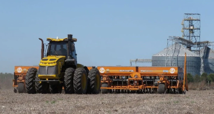 Semana a pura siembra de maíz temprano y girasol en el centro norte santafesino