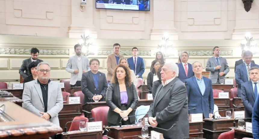 A la nueva Constitución la votaron 52 convencionales pero la firmaron 59