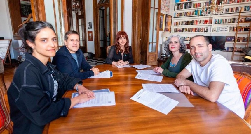 Cristina Kirchner se reunió con candidatos de Fuerza Patria para definir la estrategia contra el veto universitario de Milei