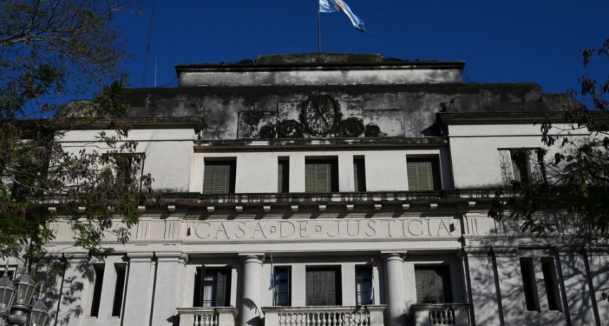 La condenaron por la millonaria estafa a una empresa y ahora no aparece