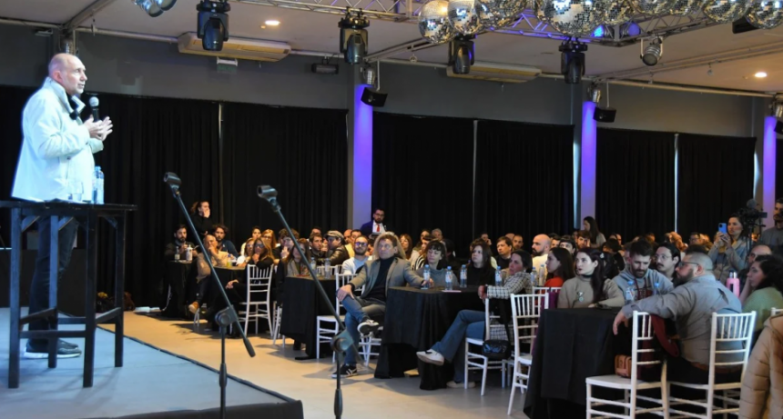 El perottismo vuelve a reunir a sus huestes de cara al 2027, esta vez en Calchaquí