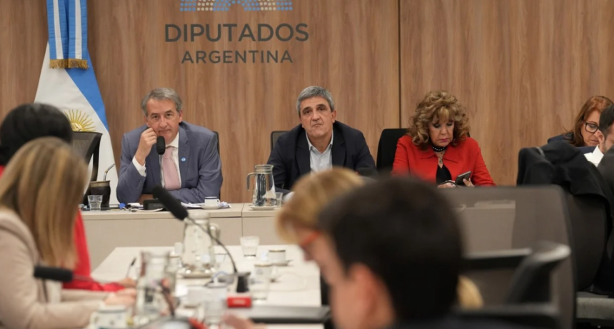 En Diputados, la oposición avanzó con el dictamen para interpelar a Karina Milei y Mario Lugones