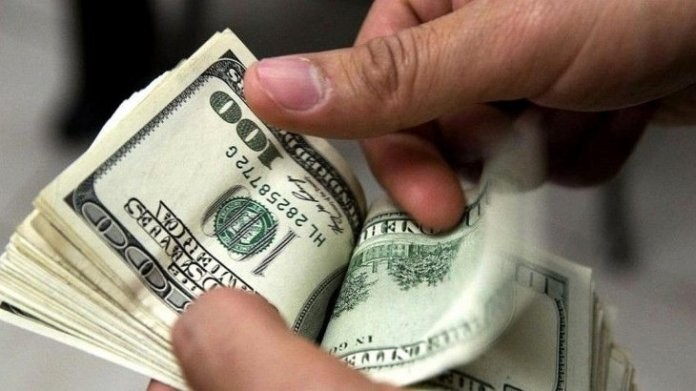 Al menos 65 por ciento de las operaciones para comprar dólares fueron rechazadas