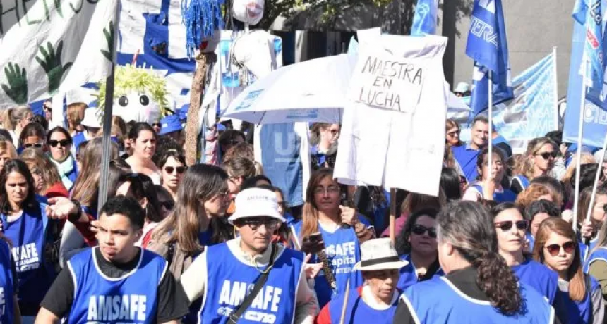 Hicieron efectiva la devolución de los días de paro descontado a los docentes