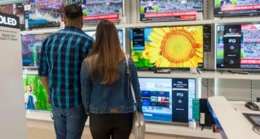 El Gobierno lanza un programa para comprar televisores, celulares y aires acondicionados en 30 cuotas fijas 