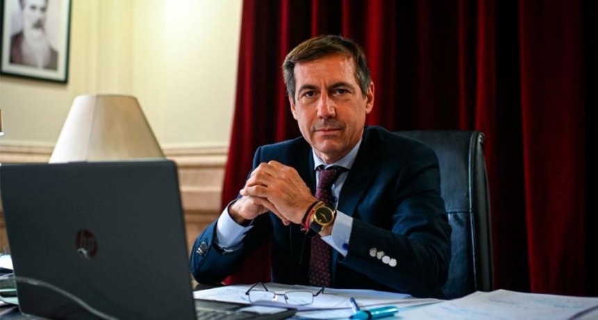 Naidenoff apuntó contra Bullrich: 