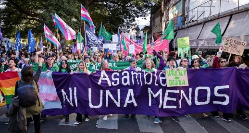 Masivo “pañuelazo” en Santa Fe en defensa de los derechos de las mujeres y las diversidades