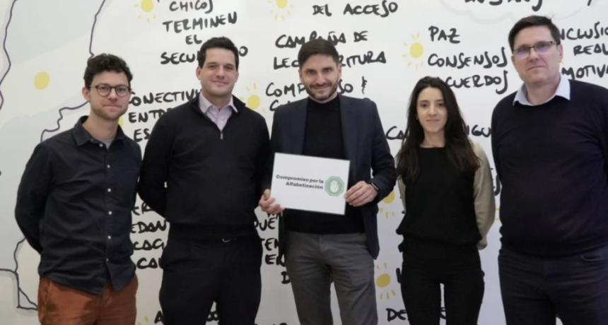 Pullaro adhirió al compromiso por la alfabetización