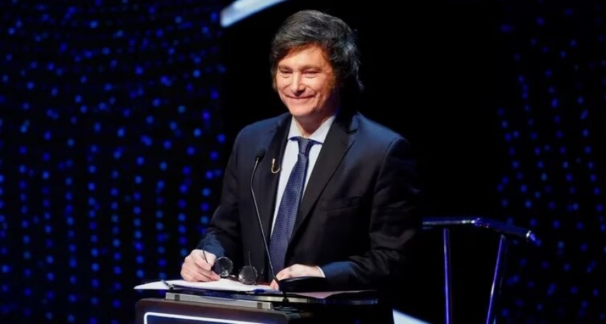 Con su madre en el público, Javier Milei enfrentó su segundo debate y apuntó contra Patricia Bullrich