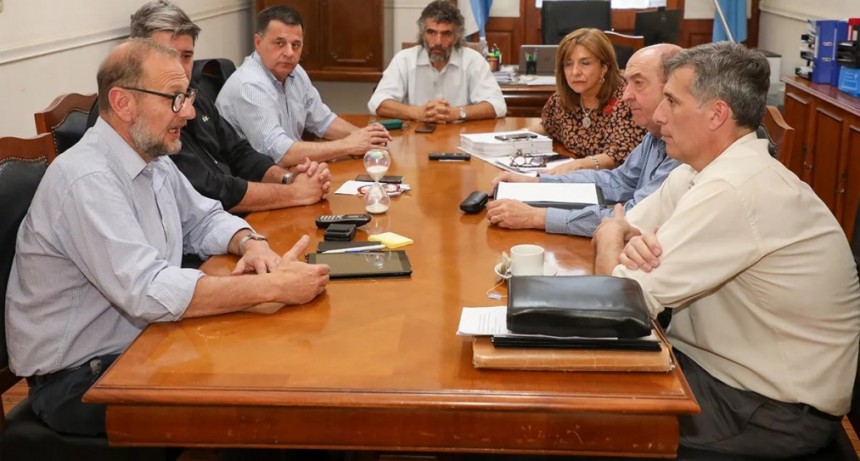 Transición en Santa Fe: con el objetivo de darle continuidad a los servicios básicos, se realizó la reunión por la EPE y Aguas Santafesinas