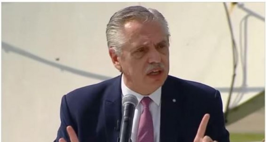 Alberto Fernández denunció penalmente a Javier Milei por la corrida cambiaria