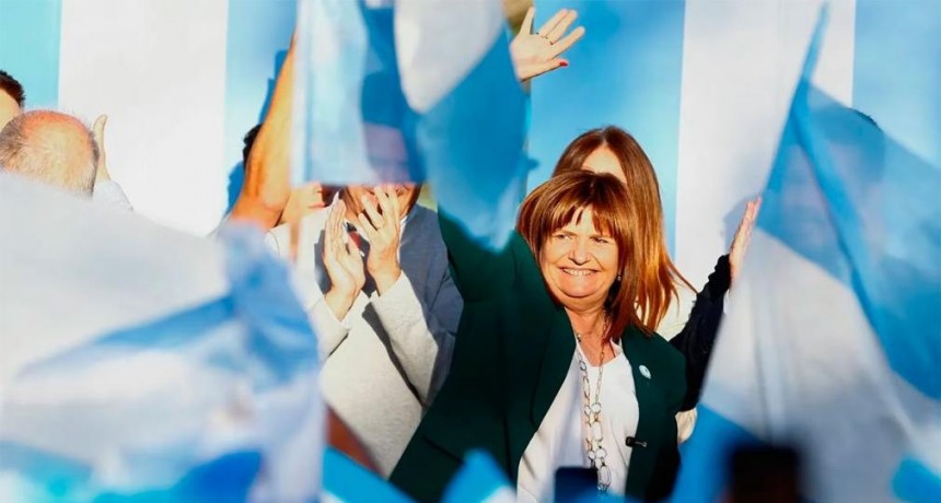 “Las ideas de Milei son malas y peligrosas”, aseguró Bullrich en el cierre de campaña junto a Macri