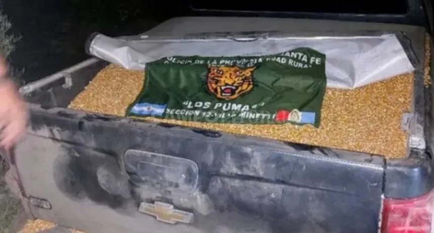 Detienen a policía por robo de cereal