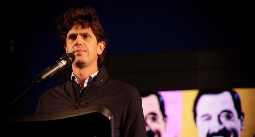 En un homenaje a Alfonsín a 40 años de la democracia, la UCR cuestionó a Macri y ratificó su neutralidad de cara al balotaje