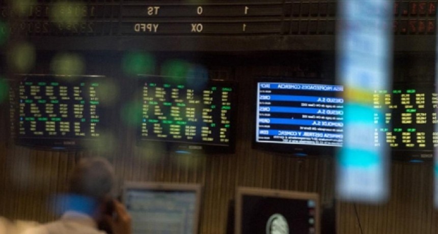 El riesgo país perfora los 1.100 puntos y suben los bonos y acciones argentinas