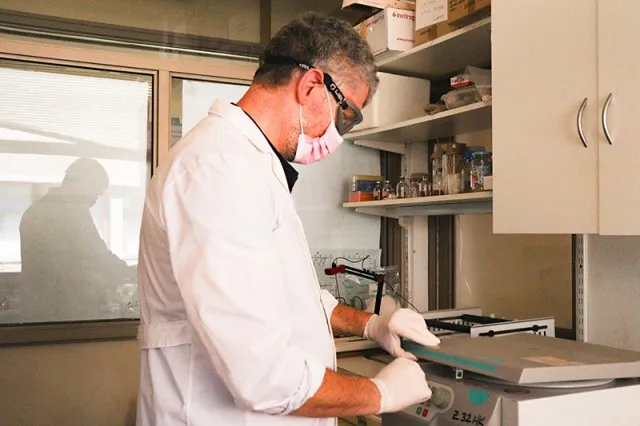 Ensayan una vacuna nasal para prevenir y tratar el Chagas crónico