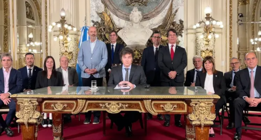 Milei asegur&oacute; que conf&iacute;a en ganar las elecciones y anticip&oacute; cambios en el Gabinete