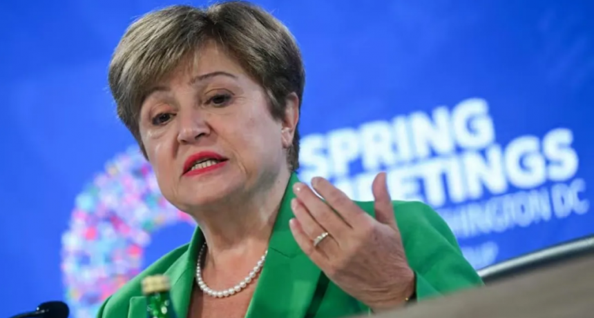 Antes de la reunión de Milei con Trump y del dato de inflación, el FMI empeoró sus previsiones para Argentina