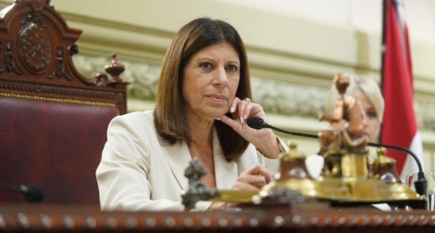 Clara Garc&iacute;a: "El 26 se juega el futuro del pa&iacute;s de cara al 2027"