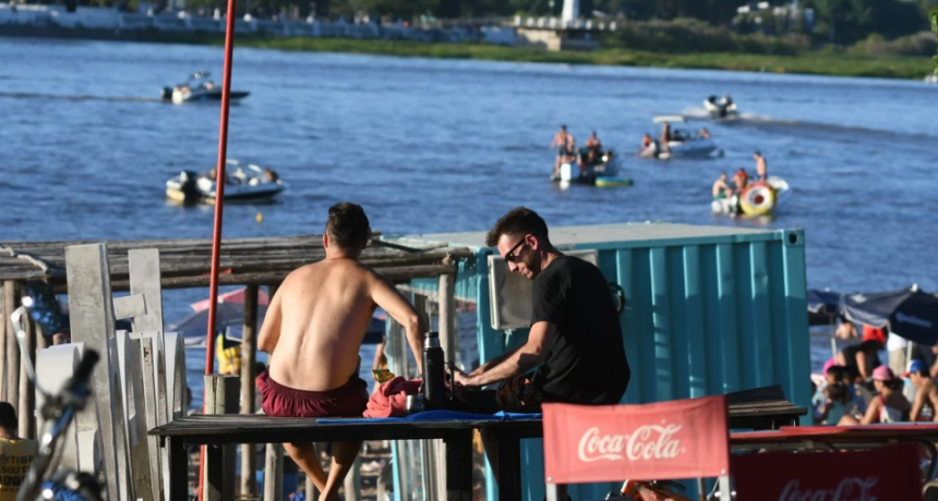 Santa Fe prorroga concesiones y prepara los paradores para el verano