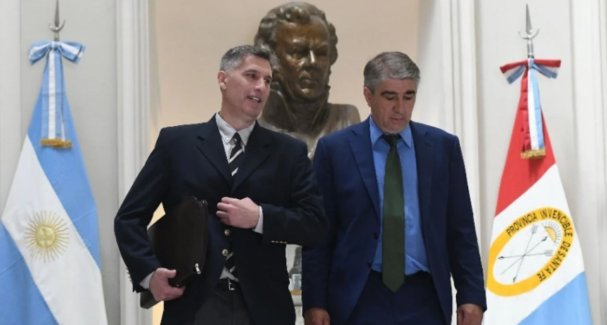 Olivares present&oacute; lineamientos del Presupuesto ante Diputados