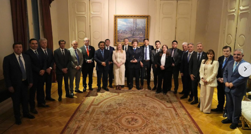 Milei se reuni&oacute; con 20 gobernadores en Casa Rosada para impulsar reformas
