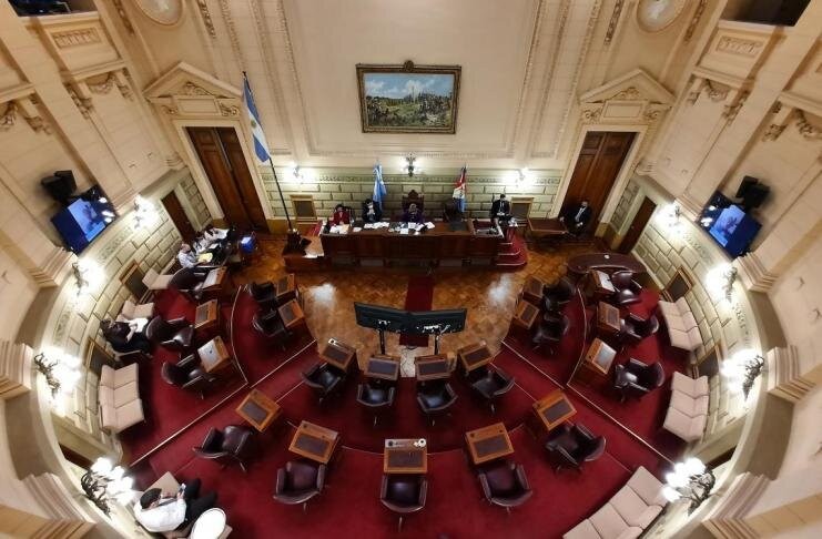 Ingresó el proyecto de Presupuesto 2021 y se aprobó el endeudamiento para el programa Santa Fe + Conectada