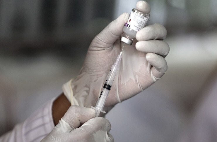 Se fabricarán al menos 150 millones de las vacunas Oxford en el país