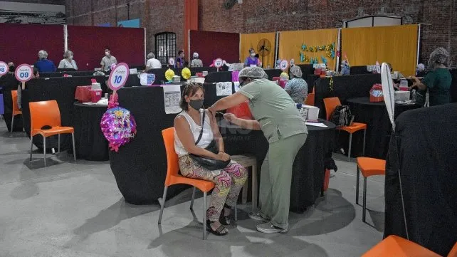 El Conicet reveló cómo las vacunas reducen el riesgo de contagiarse de coronavirus