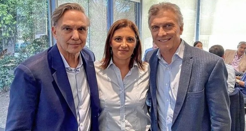 Betina Florito junto a Macri y Pichetto en la ciudad de Paraná