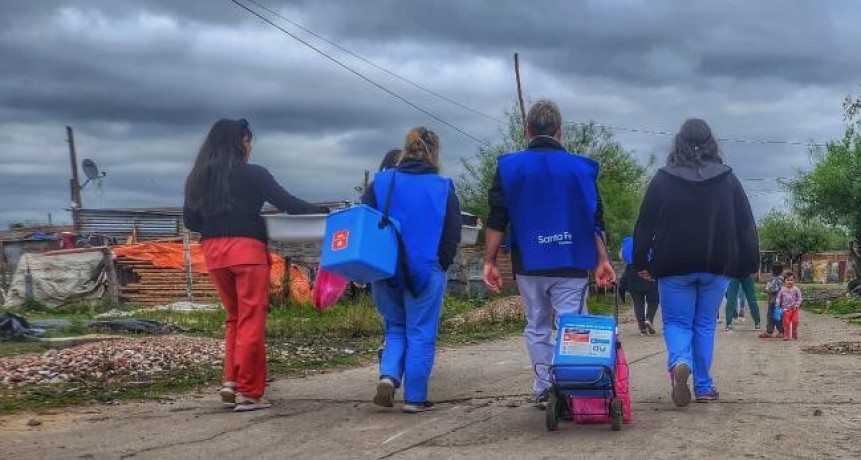 Los equipos de salud salen a la calle para vacunar a menores de 4 años contra sarampión, rubéola, paperas y polio